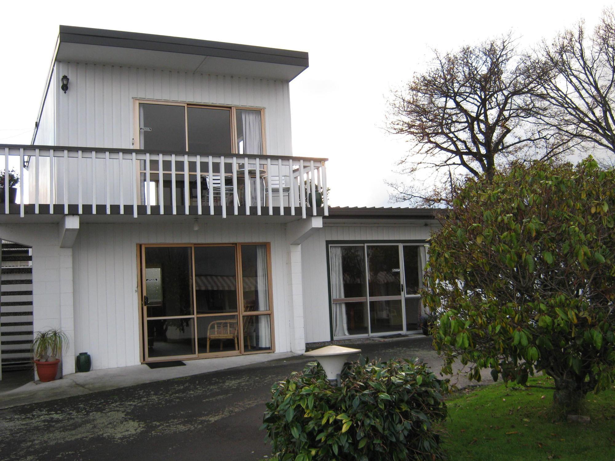 Adelphi Motel Таупо Экстерьер фото