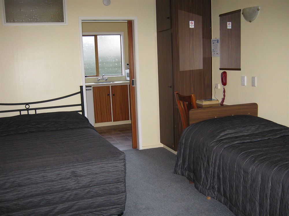 Adelphi Motel Таупо Экстерьер фото