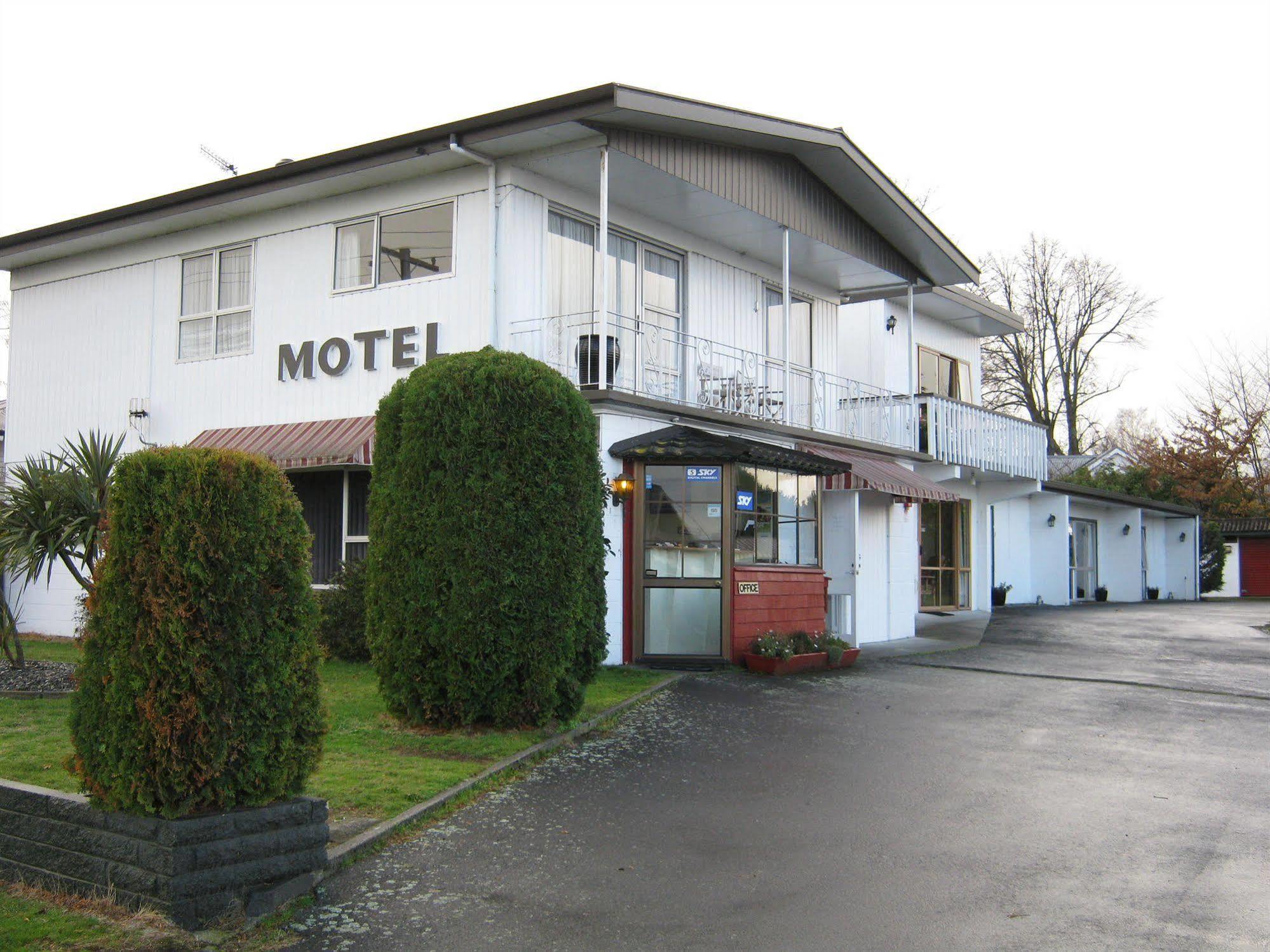 Adelphi Motel Таупо Экстерьер фото