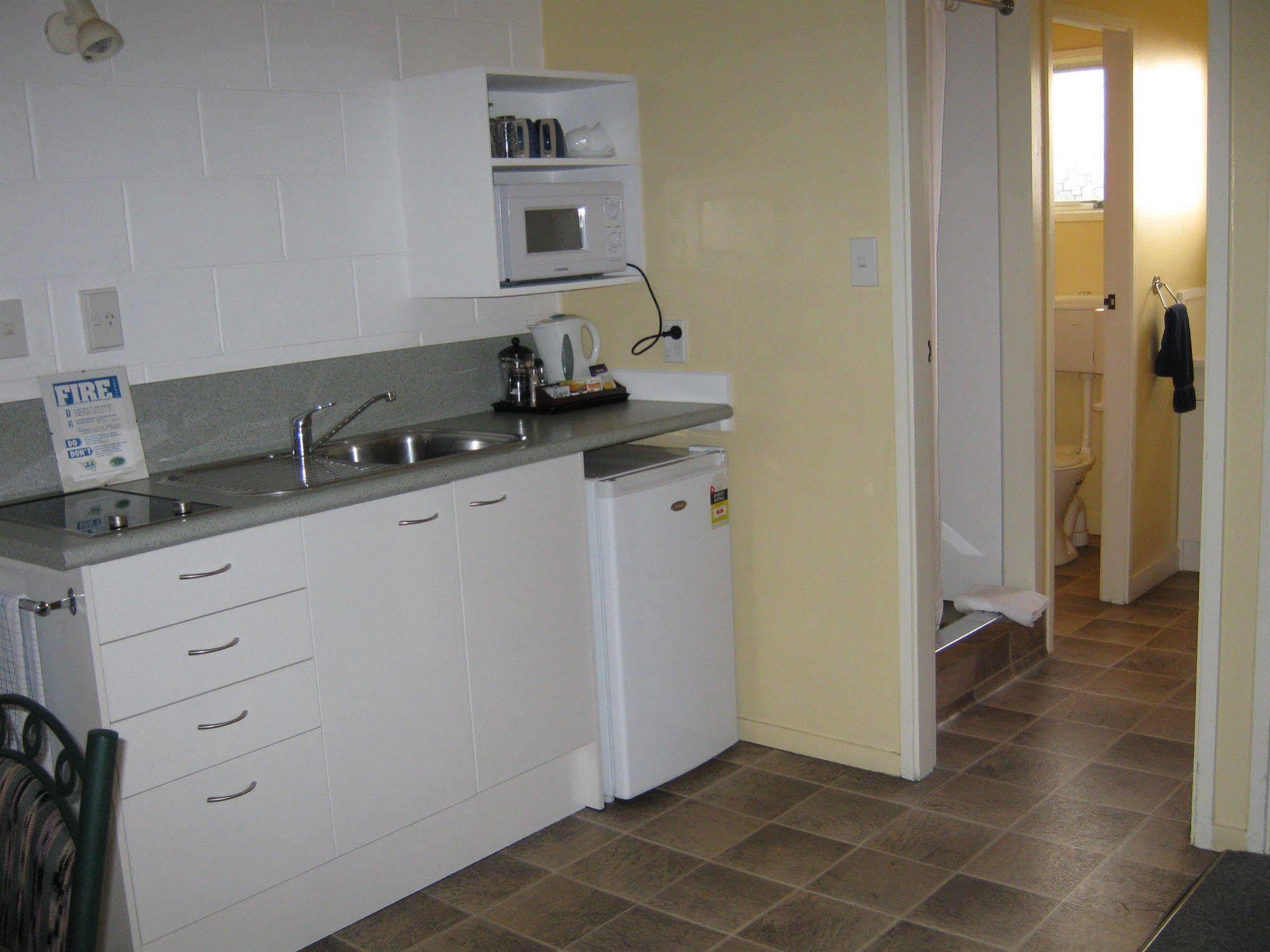 Adelphi Motel Таупо Экстерьер фото